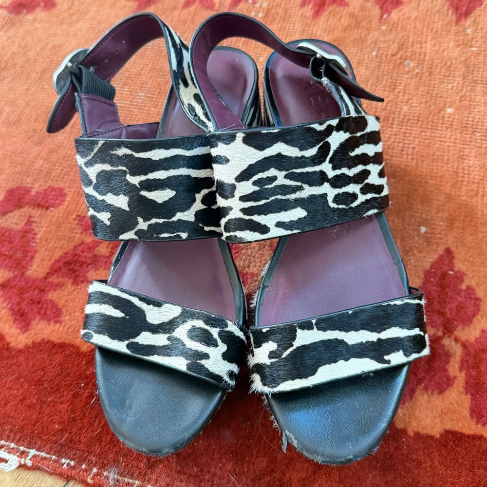 Aerosoles Camera sandals.